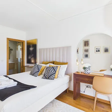 Spacious 3br W/ Balcony Near | By Airnest * Carcavelos (Lisbon)