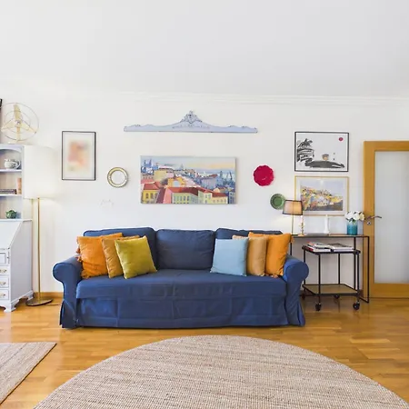 Spacious 3br W/ Balcony Near | By Airnest Carcavelos (Lisbon)