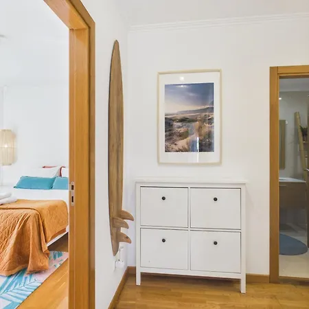 Spacious 3br W/ Balcony Near | By Airnest Appartamento