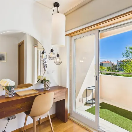 Spacious 3br W/ Balcony Near | By Airnest *