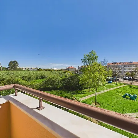 公寓 Spacious 3br W/ Balcony Near | By Airnest
